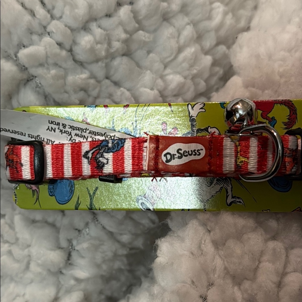 Dr. Seuss Red and White cat Collar - Picture 4 of 5